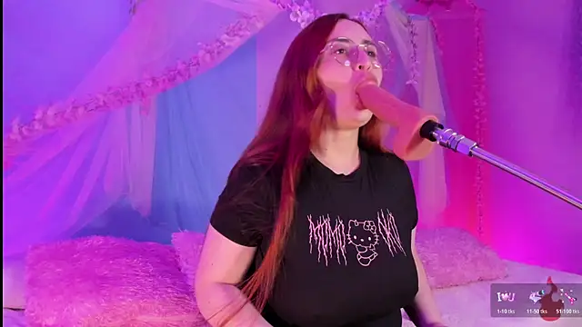 centaurigirl online show from May 25, 2026, 4:01 am