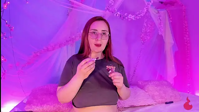 centaurigirl online show from May 23, 2026, 4:44 am