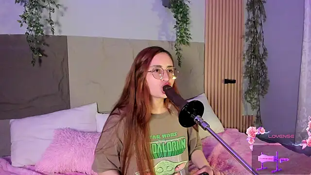 Snapshot of centaurigirl chatting on April 6, 2026, 4:46 am centaurigirl online show from April 6, 2026, 4:46 am