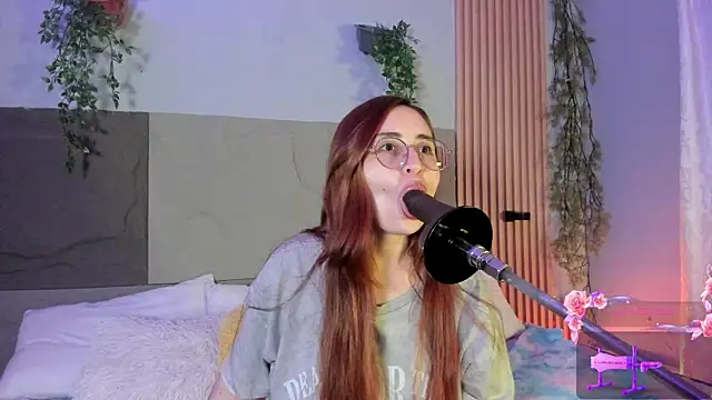 Snapshot of centaurigirl chatting on April 1, 2026, 4:58 am centaurigirl online show from April 1, 2026, 4:58 am