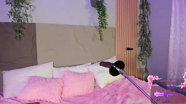 Snapshot of centaurigirl chatting on April 6, 2026, 4:41 am centaurigirl online show from April 6, 2026, 4:41 am