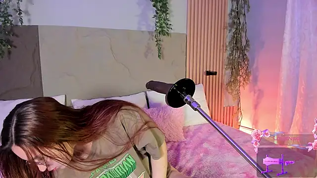 Snapshot of centaurigirl chatting on April 5, 2026, 4:35 pm centaurigirl online show from April 5, 2026, 4:35 pm