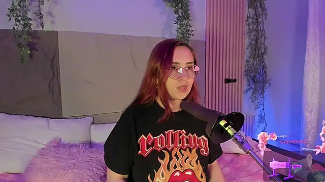 Snapshot of centaurigirl chatting on February 22, 2026, 5:21 am centaurigirl online show from February 22, 2026, 5:21 am