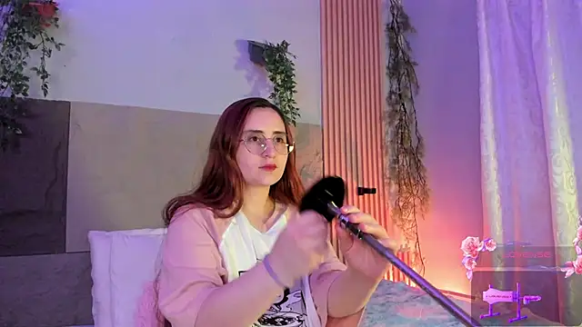 Snapshot of centaurigirl chatting on April 14, 2026, 4:39 am centaurigirl online show from April 14, 2026, 4:39 am