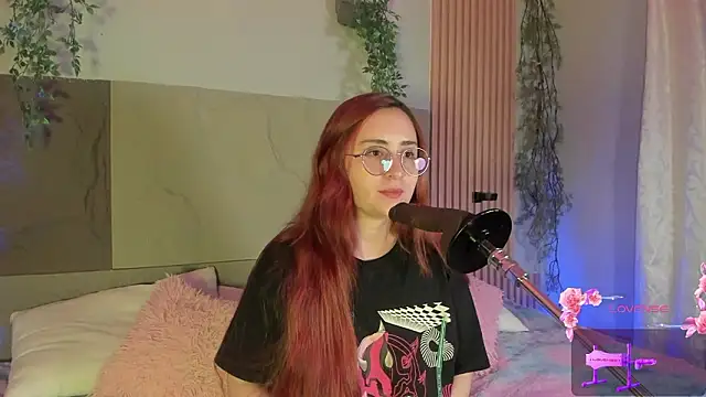 Snapshot of centaurigirl chatting on February 24, 2026, 4:57 am centaurigirl online show from February 24, 2026, 4:57 am