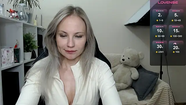 Sunny bunny6 online show from November 12, 2025, 5:17 pm