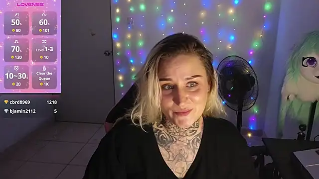 Snapshot of Lisacasandra chatting on February 21, 2025, 12:49 am Lisacasandra online show from February 21, 2025, 12:49 am