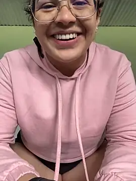 Emily Russo  online show from January 28, 2025, 1:49 pm