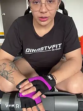 Emily Russo  online show from December 26, 2024, 9:04 pm