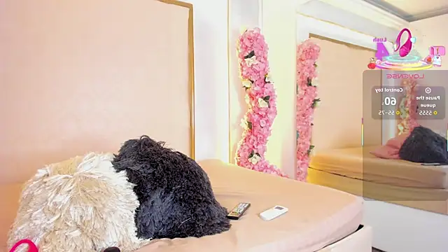 Roxxana-queen online show from October 13, 2025, 4:30 pm