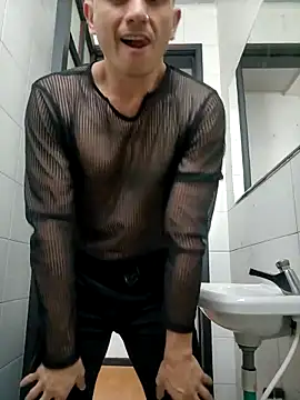 Snapshot of Andrewfalcon chatting on February 5, 2025, 3:42 pm Andrewfalcon online show from February 5, 2025, 3:42 pm