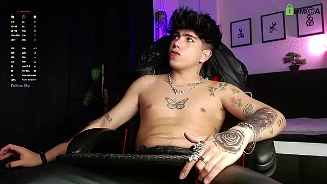 Snapshot of LyleBennett_ chatting on April 10, 2026, 11:45 pm LyleBennett online show from April 10, 2026, 11:45 pm