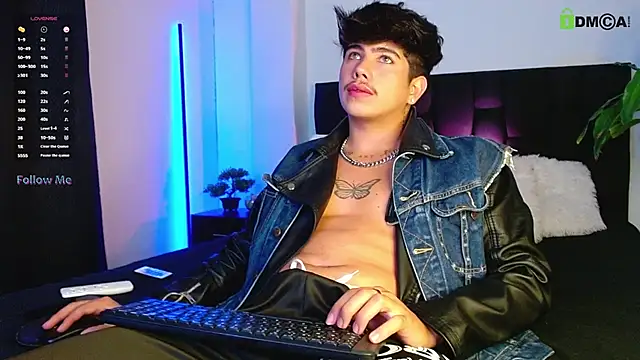 LyleBennett  online show from September 21, 2025, 12:32 pm