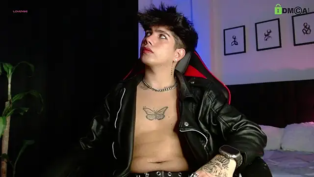 Snapshot of LyleBennett_ chatting on March 23, 2026, 10:37 am LyleBennett online show from March 23, 2026, 10:37 am