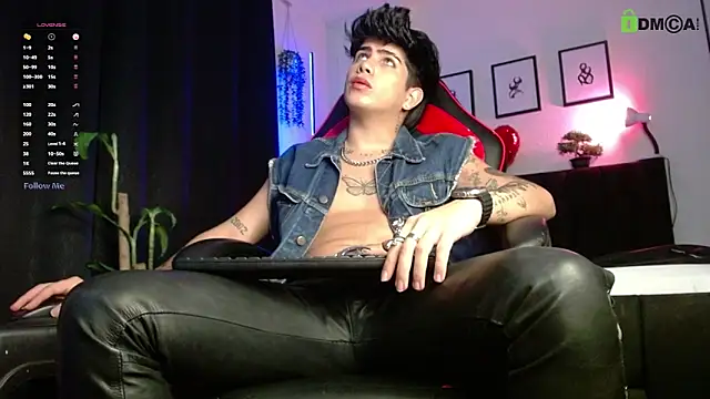 Snapshot of LyleBennett_ chatting on March 31, 2026, 11:45 am LyleBennett online show from March 31, 2026, 11:45 am