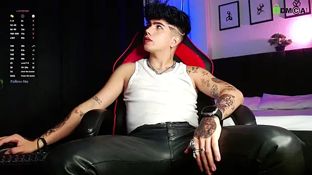 Snapshot of LyleBennett_ chatting on April 6, 2026, 10:38 am LyleBennett online show from April 6, 2026, 10:38 am