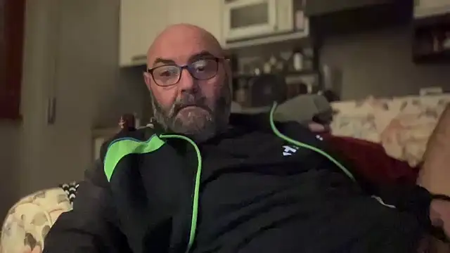 Snapshot of MM7026 chatting on April 3, 2026, 8:59 pm MM7026 online show from April 3, 2026, 8:59 pm