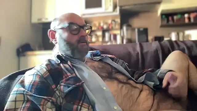 Snapshot of MM7026 chatting on March 28, 2026, 7:31 am MM7026 online show from March 28, 2026, 7:31 am