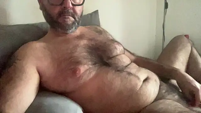 Snapshot of MM7026 chatting on December 8, 2024, 11:24 am MM7026 online show from December 8, 2024, 11:24 am