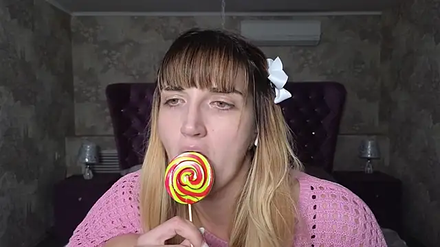 Nika Kitten online show from November 13, 2025, 9:35 am