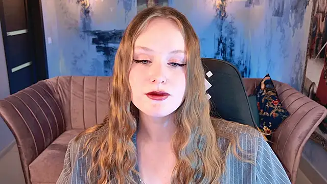 VivienLeeigh online show from November 9, 2025, 7:12 am