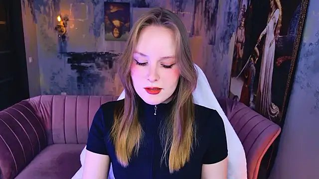 VivienLeeigh online show from March 30, 2026, 6:04 am