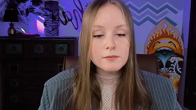 VivienLeeigh online show from February 22, 2025, 12:18 pm