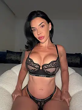krissiswrld- online show from April 30, 2026, 5:31 pm