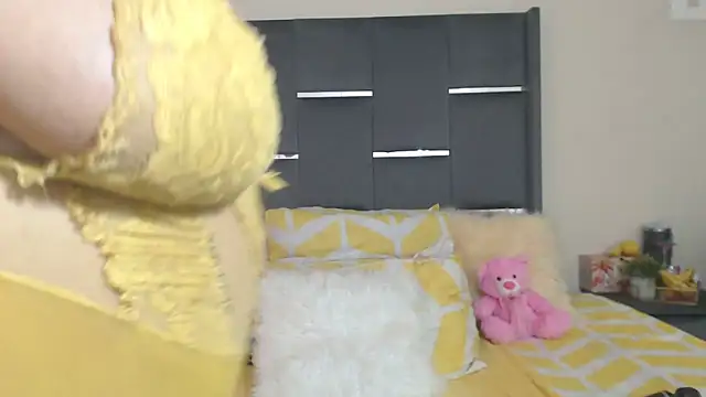 LaCaramellaChocolatia online show from February 22, 2026, 3:46 pm