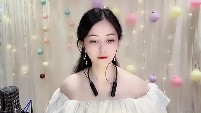 Tian-xin-999 online show from November 8, 2025, 3:04 pm