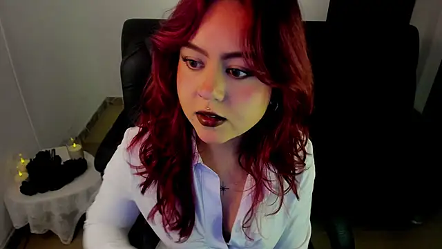 Snapshot of crimson_tati_ chatting on October 23, 2025, 4:11 am crimson tati online show from October 23, 2025, 4:11 am