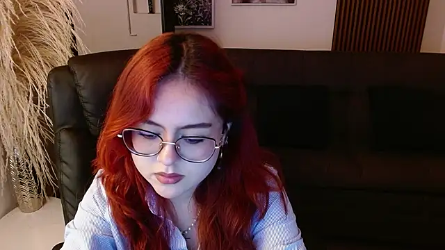 Snapshot of crimson_tati_ chatting on February 12, 2025, 7:34 am crimson tati online show from February 12, 2025, 7:34 am