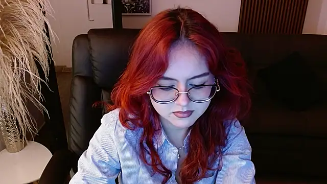 Snapshot of crimson_tati_ chatting on February 12, 2025, 4:33 am crimson tati online show from February 12, 2025, 4:33 am