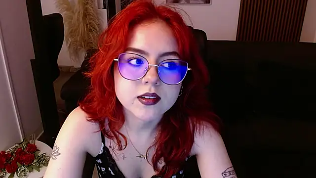 Snapshot of crimson_tati_ chatting on March 12, 2025, 4:41 am crimson tati online show from March 12, 2025, 4:41 am