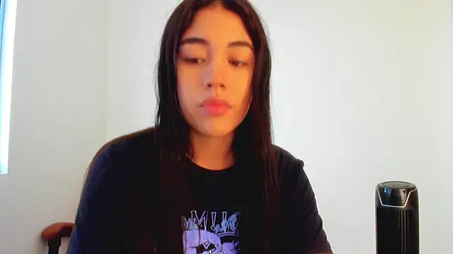 AriaMontgomery online show from July 16, 2026, 11:02 pm
