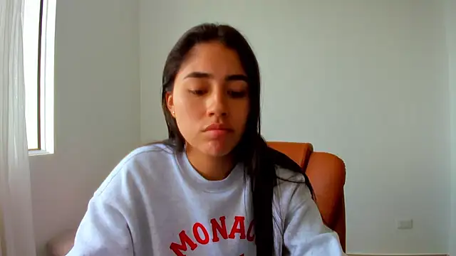Snapshot of AriaMontgomery chatting on April 29, 2026, 6:14 pm AriaMontgomery online show from April 29, 2026, 6:14 pm