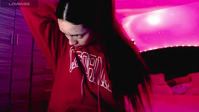 Snapshot of holy_juli chatting on November 3, 2025, 4:07 am holy juli online show from November 3, 2025, 4:07 am