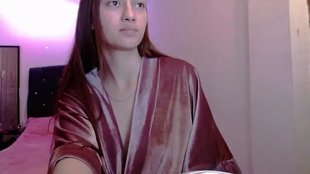 Snapshot of holy_juli chatting on April 23, 2026, 3:46 am holy juli online show from April 23, 2026, 3:46 am