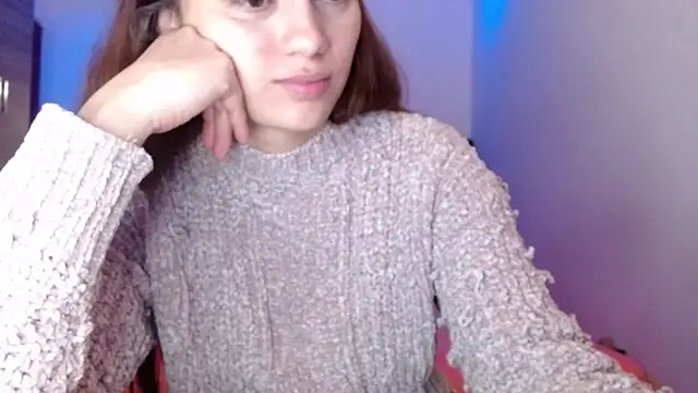 Snapshot of holy_juli chatting on April 18, 2026, 3:31 am holy juli online show from April 18, 2026, 3:31 am