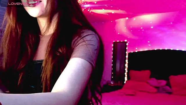 Snapshot of holy_juli chatting on November 14, 2025, 5:11 am holy juli online show from November 14, 2025, 5:11 am