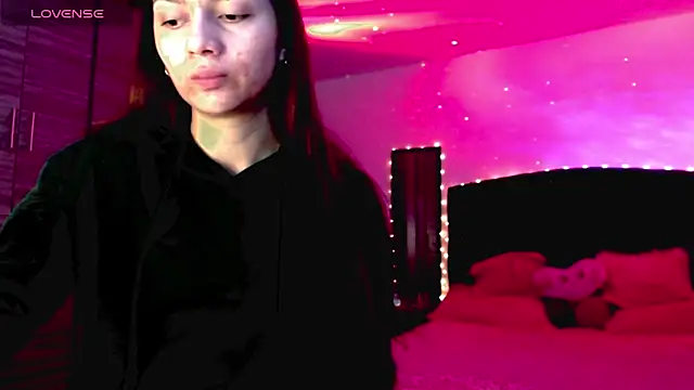 Snapshot of holy_juli chatting on November 17, 2025, 4:16 am holy juli online show from November 17, 2025, 4:16 am