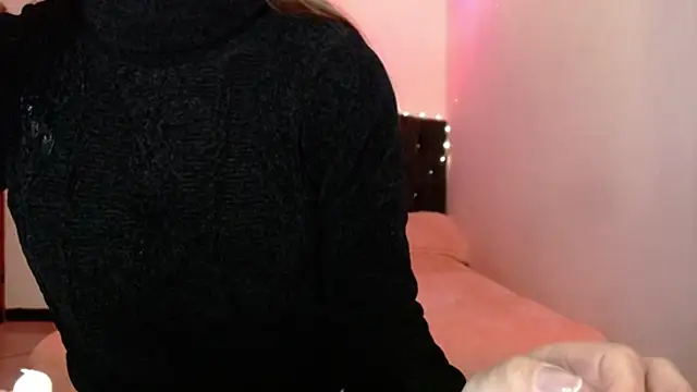 holy juli online show from March 28, 2026, 3:07 am