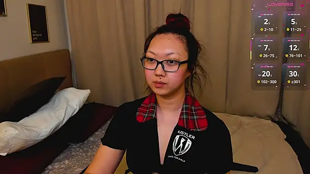 Marine Vact online show from March 26, 2026, 2:04 pm