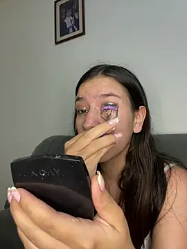 Snapshot of TipsteryRoyal chatting on April 8, 2026, 2:57 am TipsteryRoyal online show from April 8, 2026, 2:57 am