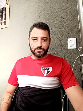 Snapshot of P4uzud4O chatting on April 7, 2026, 12:18 pm P4uzud4O online show from April 7, 2026, 12:18 pm