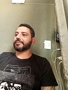 Snapshot of P4uzud4O chatting on April 11, 2026, 4:10 pm P4uzud4O online show from April 11, 2026, 4:10 pm