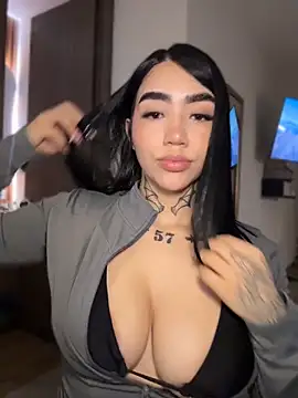 Nickiiiii online show from May 29, 2026, 5:46 am