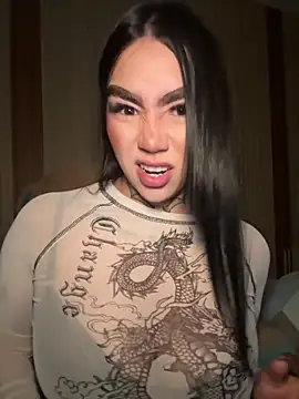 Snapshot of Nickiiiii chatting on February 3, 2026, 3:26 am Nickiiiii online show from February 3, 2026, 3:26 am