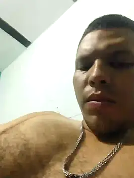 Snapshot of King_russo chatting on May 27, 2026, 5:26 am King russo online show from May 27, 2026, 5:26 am