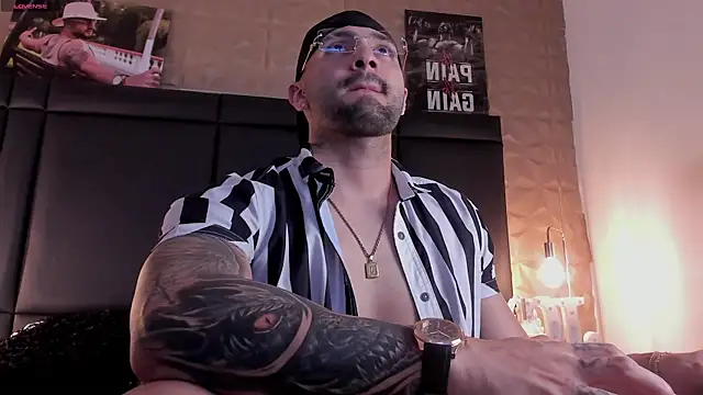 JeanColleman online show from November 8, 2025, 4:05 am